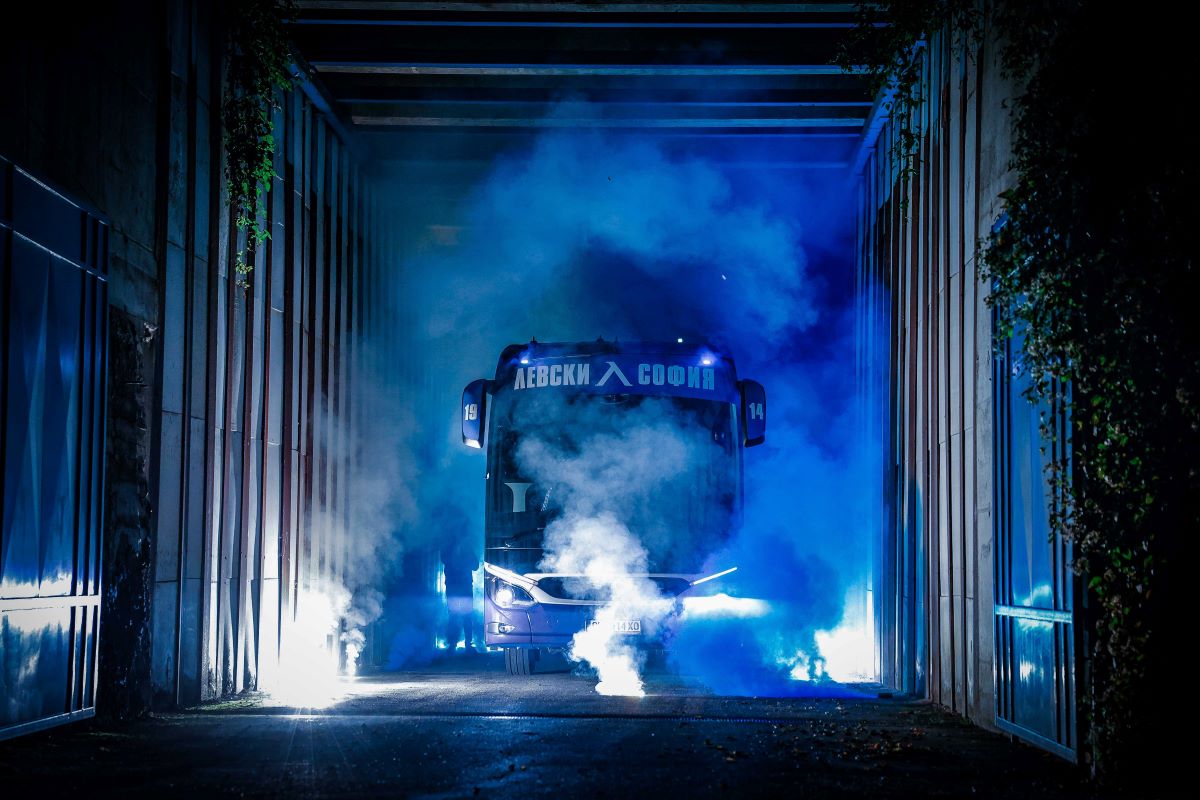 ПФК „Левски“ представи своя нов клубен автобус